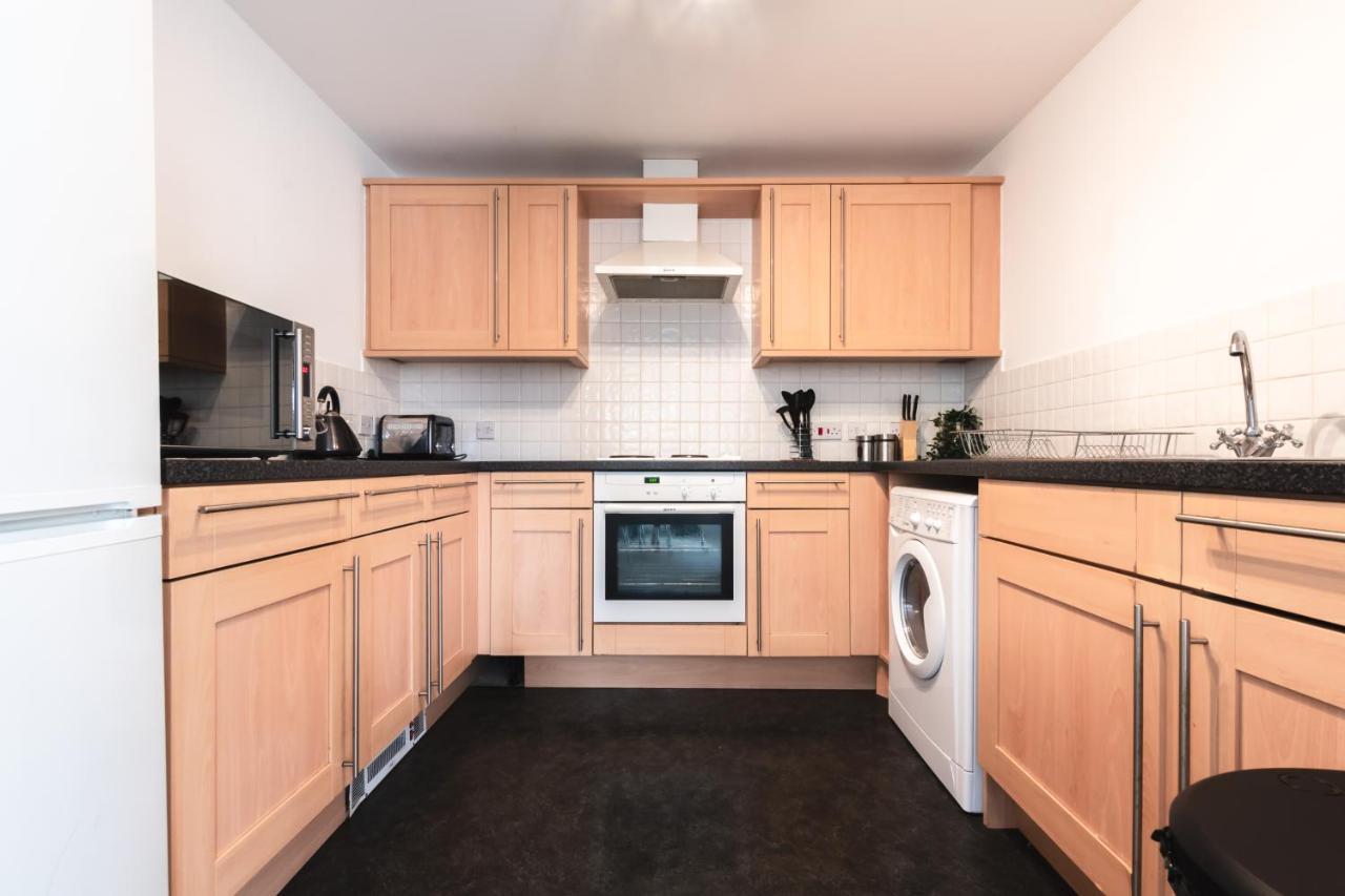 Best Price! Large Spacious 2 Bed Apartment - King Size Or Single Beds, Sofabeds, Smart Tvs, Free Parking Southampton Dış mekan fotoğraf