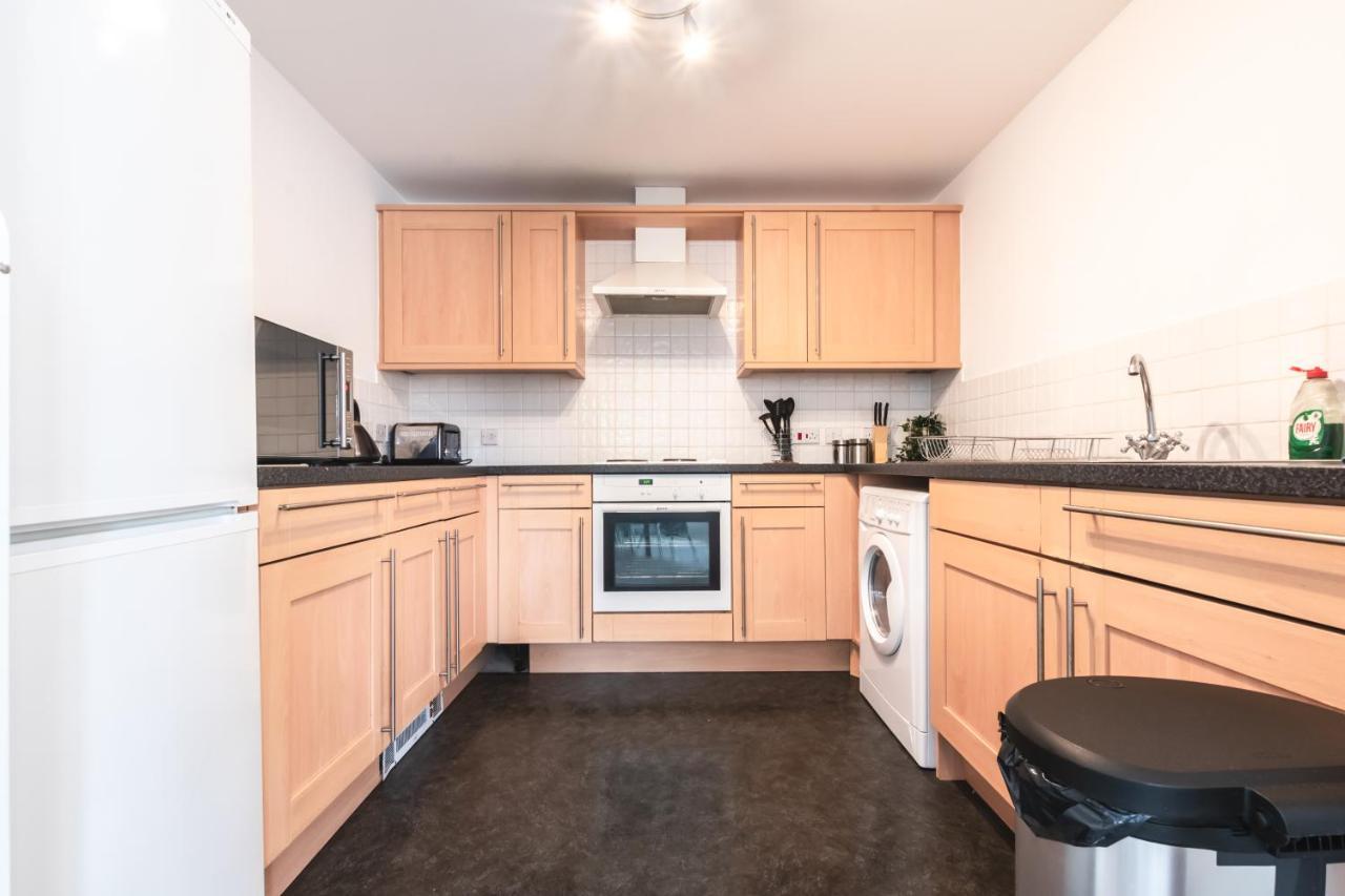 Best Price! Large Spacious 2 Bed Apartment - King Size Or Single Beds, Sofabeds, Smart Tvs, Free Parking Southampton Dış mekan fotoğraf