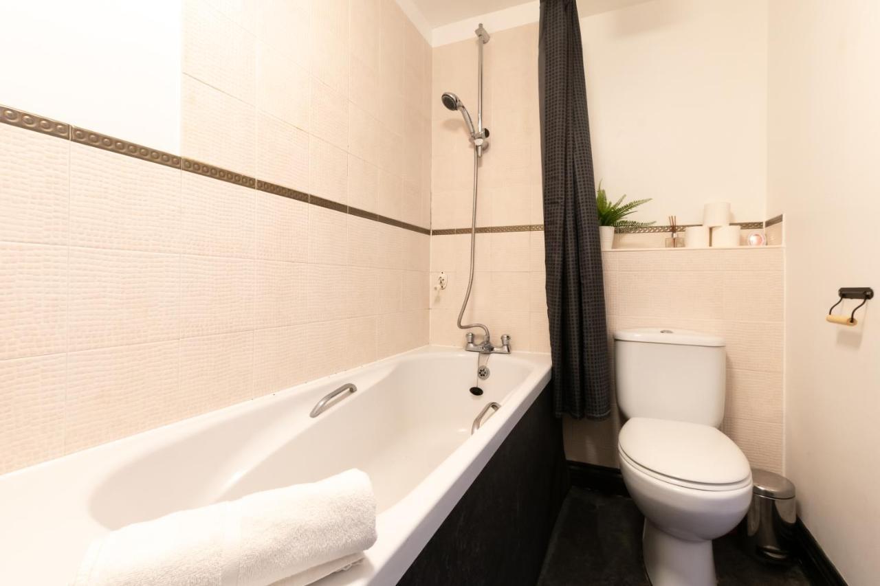 Best Price! Large Spacious 2 Bed Apartment - King Size Or Single Beds, Sofabeds, Smart Tvs, Free Parking Southampton Dış mekan fotoğraf