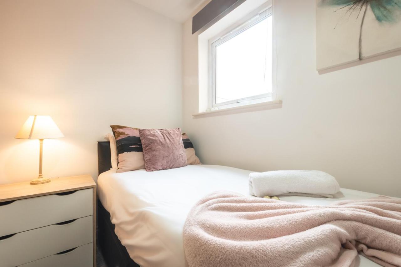 Best Price! Large Spacious 2 Bed Apartment - King Size Or Single Beds, Sofabeds, Smart Tvs, Free Parking Southampton Dış mekan fotoğraf
